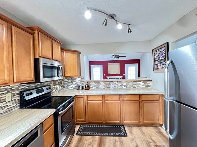 1204 Worcester Way, Greenfield, IN 46140