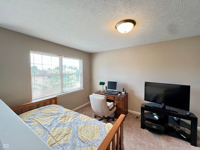 1204 Worcester Way, Greenfield, IN 46140