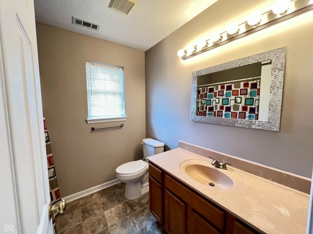 1204 Worcester Way, Greenfield, IN 46140