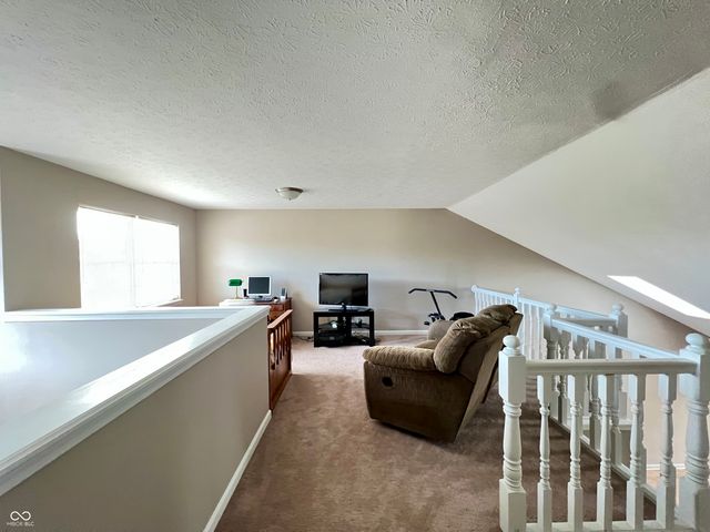 1204 Worcester Way, Greenfield, IN 46140