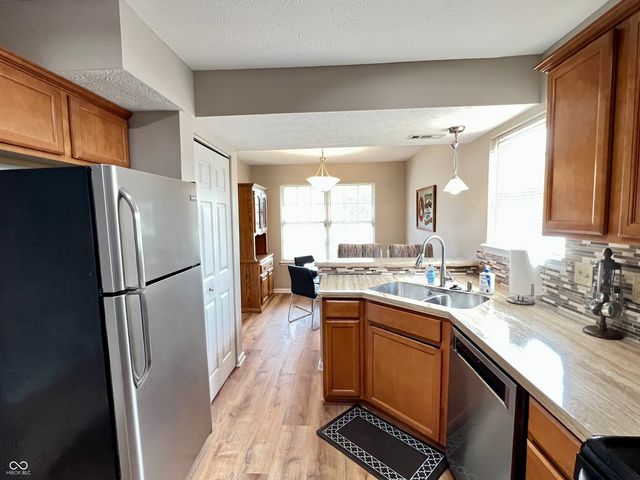 1204 Worcester Way, Greenfield, IN 46140