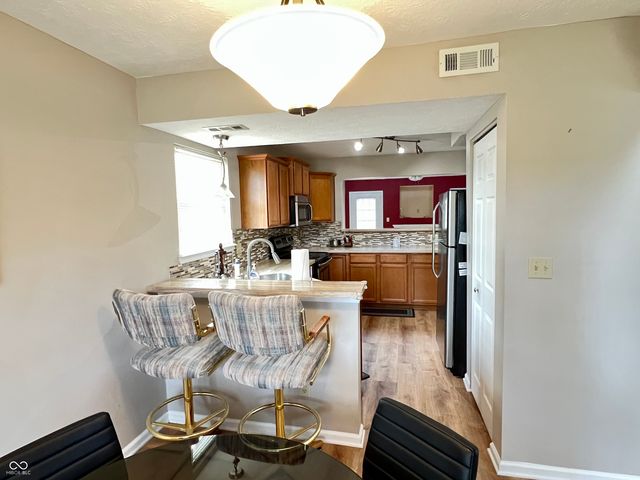 1204 Worcester Way, Greenfield, IN 46140