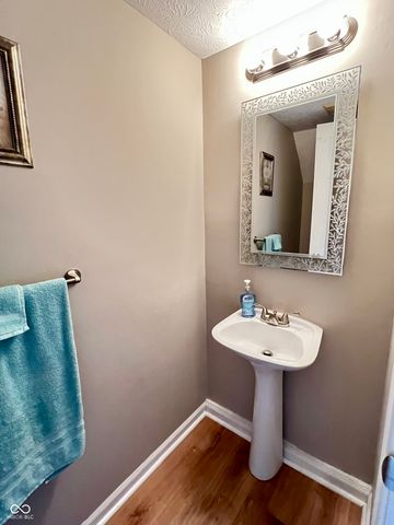 1204 Worcester Way, Greenfield, IN 46140