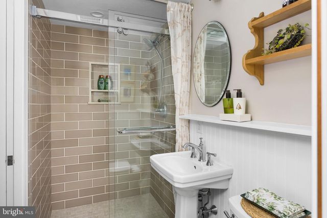 3 SIOUX RD, Pennington, NJ 08534