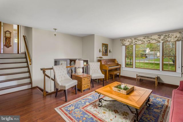 3 SIOUX RD, Pennington, NJ 08534