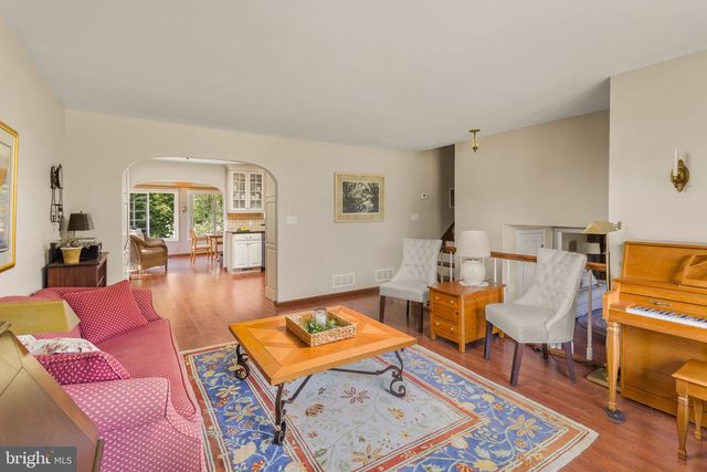 3 SIOUX RD, Pennington, NJ 08534