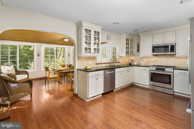 3 SIOUX RD, Pennington, NJ 08534