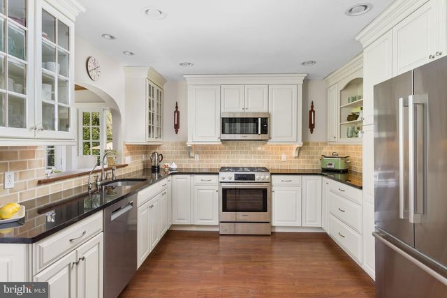 3 SIOUX RD, Pennington, NJ 08534