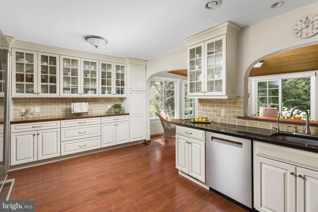 3 SIOUX RD, Pennington, NJ 08534