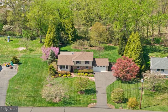 3 SIOUX RD, Pennington, NJ 08534