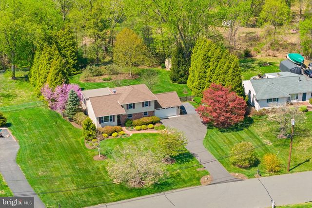 3 SIOUX RD, Pennington, NJ 08534