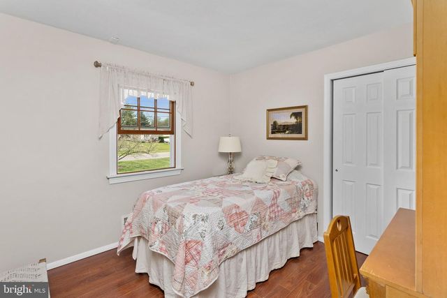 3 SIOUX RD, Pennington, NJ 08534