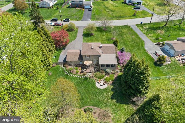 3 SIOUX RD, Pennington, NJ 08534