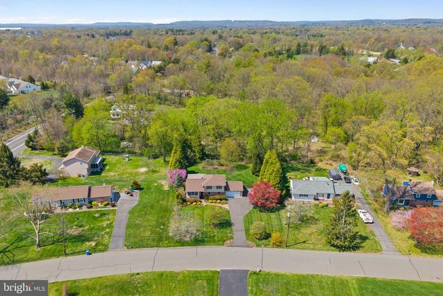 3 SIOUX RD, Pennington, NJ 08534