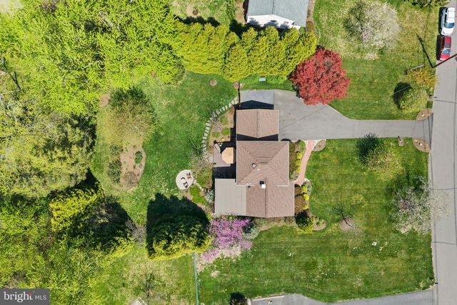 3 SIOUX RD, Pennington, NJ 08534