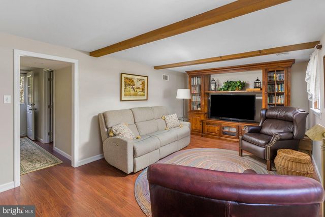 3 SIOUX RD, Pennington, NJ 08534