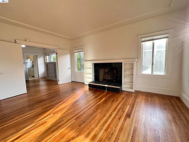 2418 Ashby Ave, Berkeley, CA 94705
