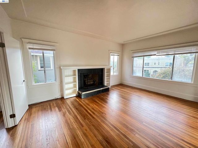 2418 Ashby Ave, Berkeley, CA 94705