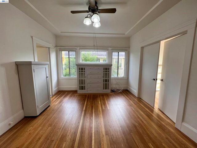 2418 Ashby Ave, Berkeley, CA 94705
