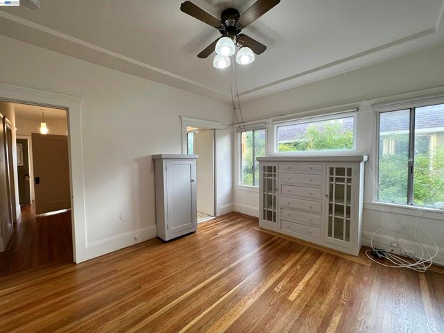 2418 Ashby Ave, Berkeley, CA 94705