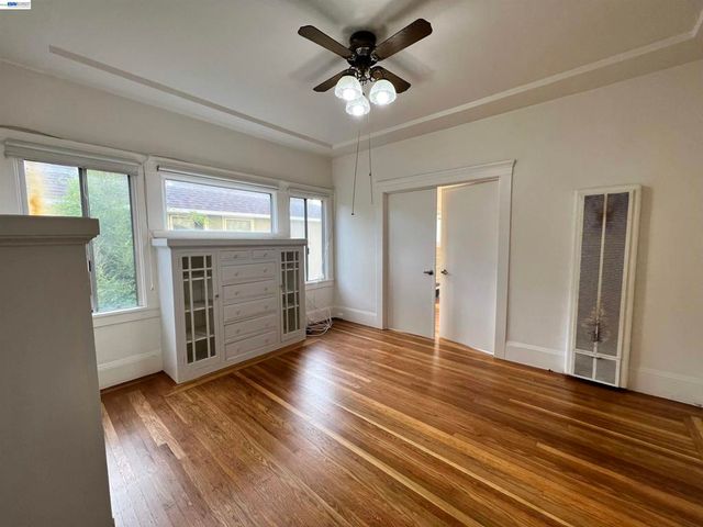 2418 Ashby Ave, Berkeley, CA 94705