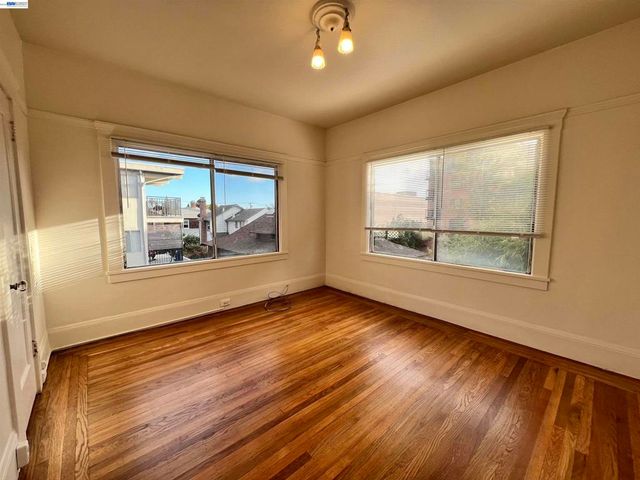 2418 Ashby Ave, Berkeley, CA 94705