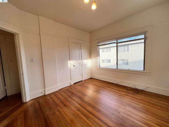 2418 Ashby Ave, Berkeley, CA 94705