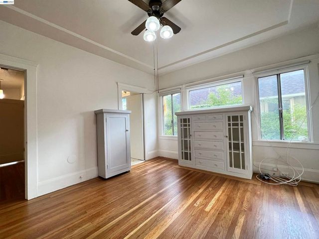 2418 Ashby Ave, Berkeley, CA 94705