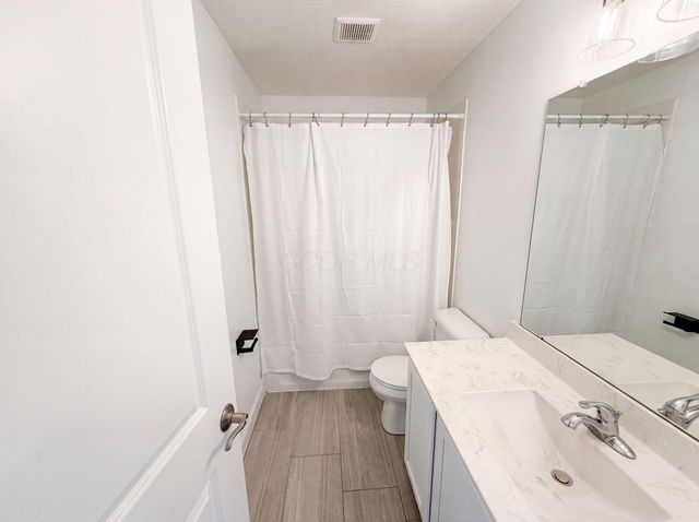10060 New California Drive, Plain City, OH 43064