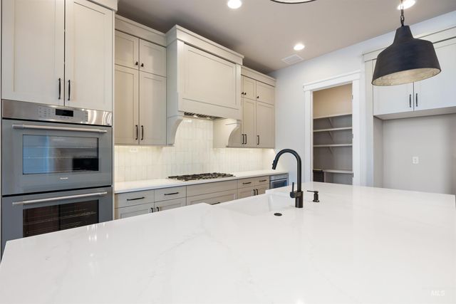 959 E Crescendo St, Meridian, ID 83642