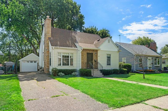 986 Galvin Avenue, West Saint Paul, MN 55118