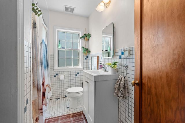 986 Galvin Avenue, West Saint Paul, MN 55118