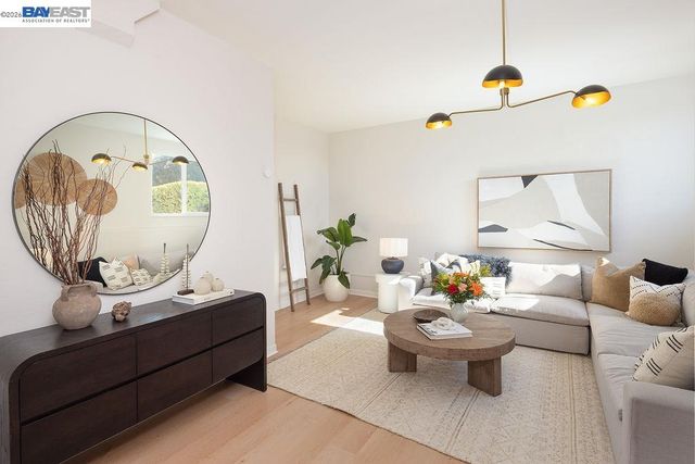 3175 Revere Ave, Oakland, CA 94605