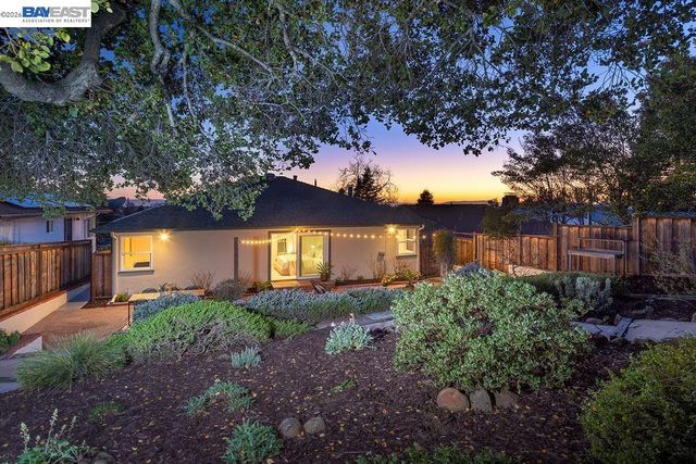 3175 Revere Ave, Oakland, CA 94605