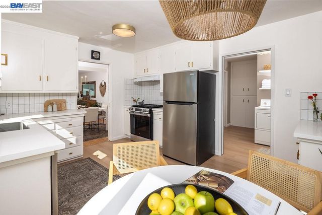 3175 Revere Ave, Oakland, CA 94605