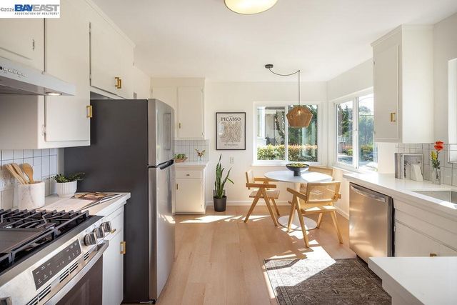 3175 Revere Ave, Oakland, CA 94605