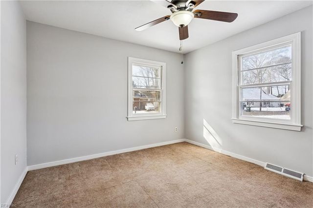 206 Shamrock AVE, Yorktown, VA 23693