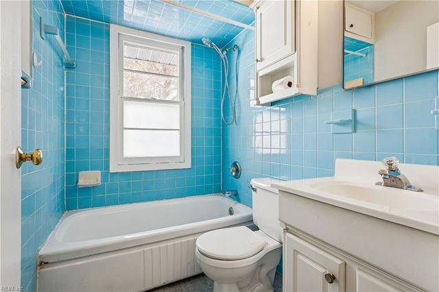 206 Shamrock AVE, Yorktown, VA 23693