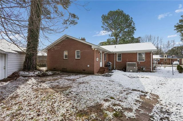 206 Shamrock AVE, Yorktown, VA 23693