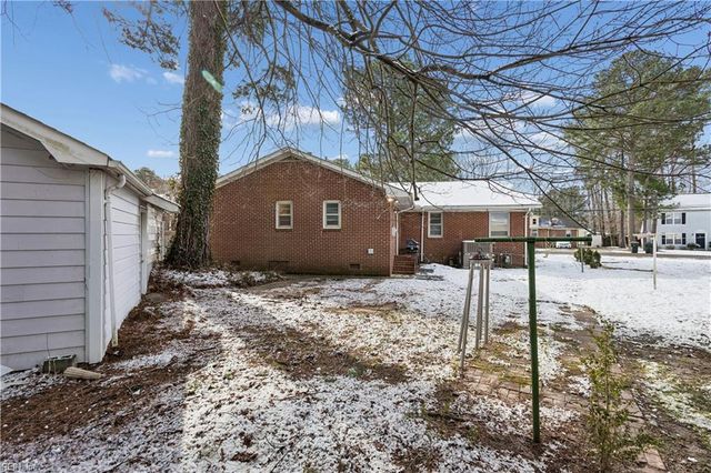 206 Shamrock AVE, Yorktown, VA 23693