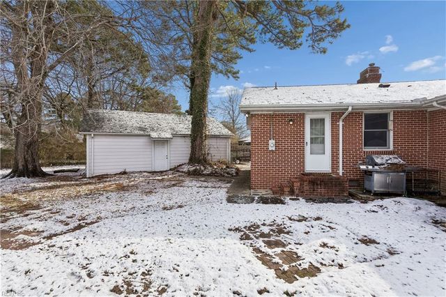 206 Shamrock AVE, Yorktown, VA 23693