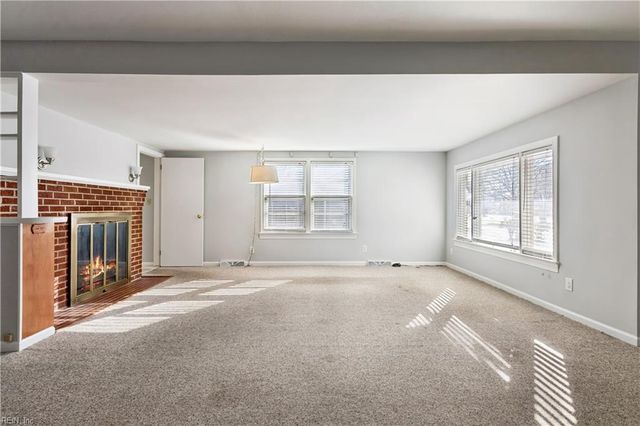 206 Shamrock AVE, Yorktown, VA 23693