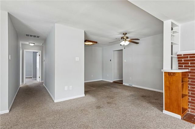 206 Shamrock AVE, Yorktown, VA 23693