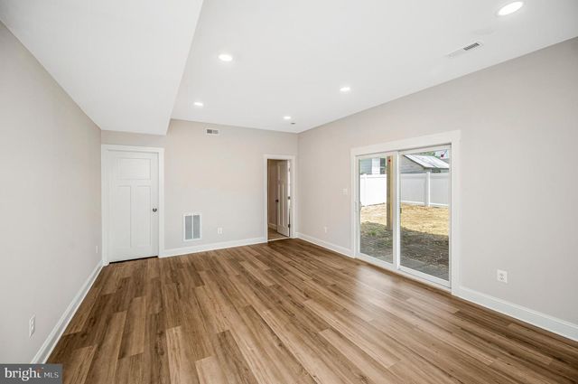 6103 1ST ST, King George, VA 22485