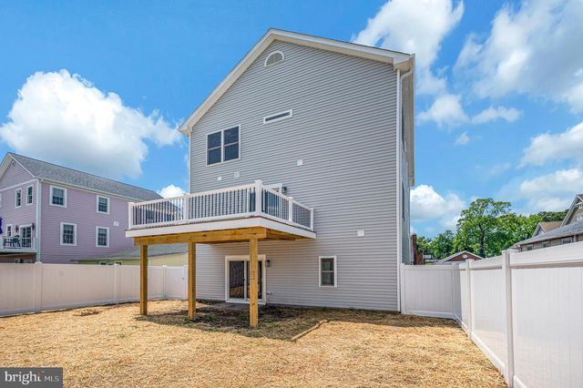 6103 1ST ST, King George, VA 22485