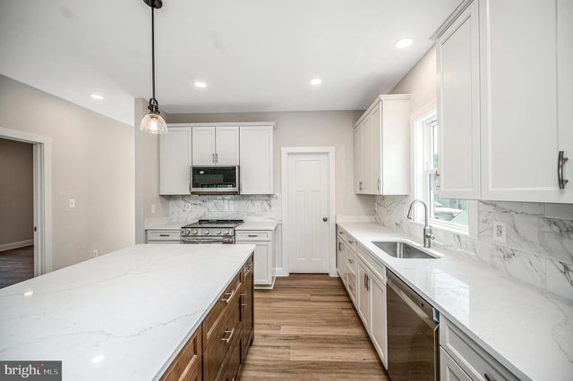 6103 1ST ST, King George, VA 22485