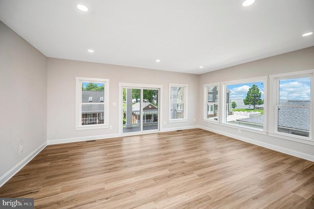 6103 1ST ST, King George, VA 22485
