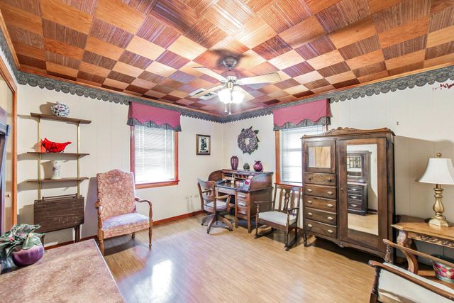 917 Caroline St, Thibodaux, LA 70301