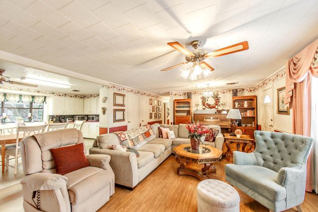 917 Caroline St, Thibodaux, LA 70301