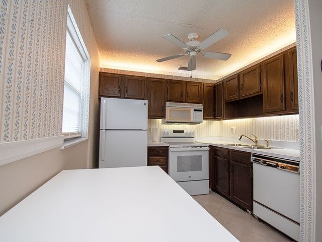 15 Vista Palm Lane 102, Vero Beach, FL 32962